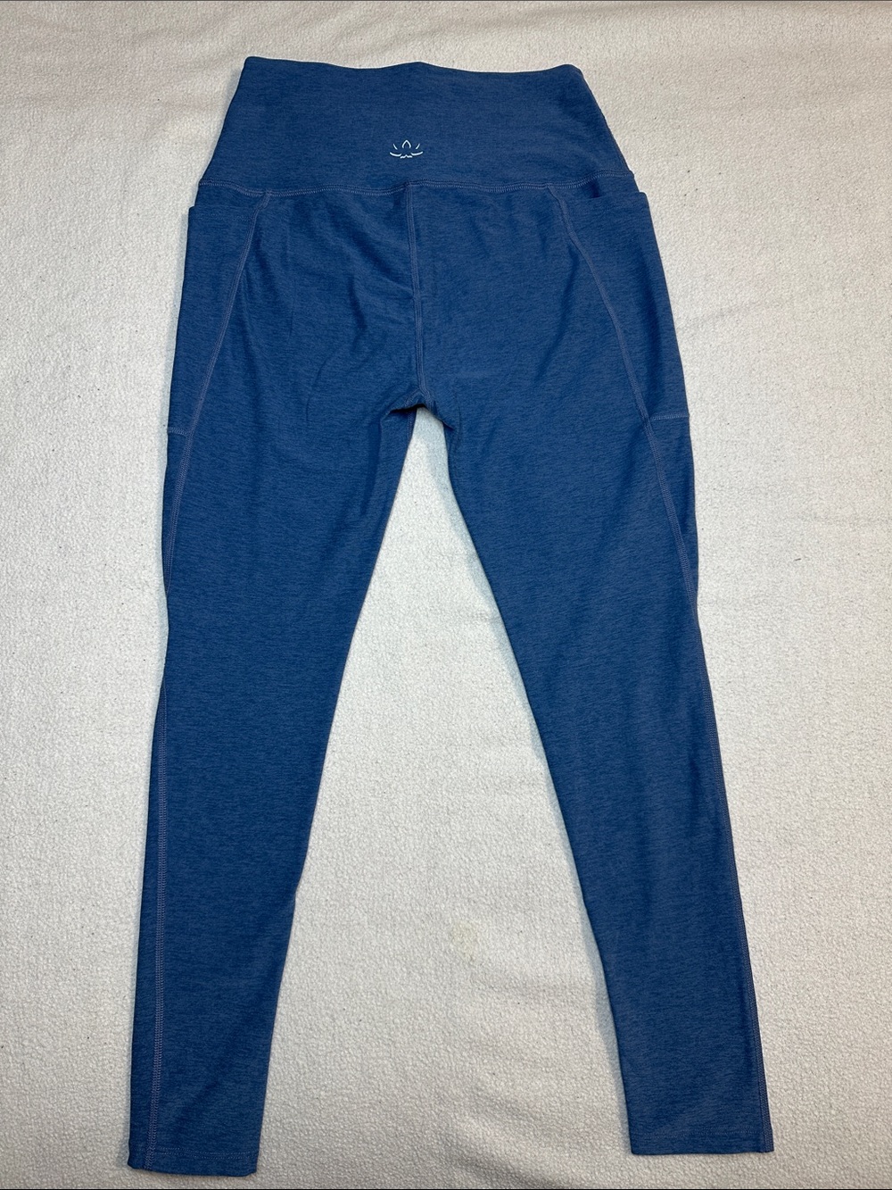 Beyond Yoga High-Waist Leggings with Pockets, size L Buttersoft